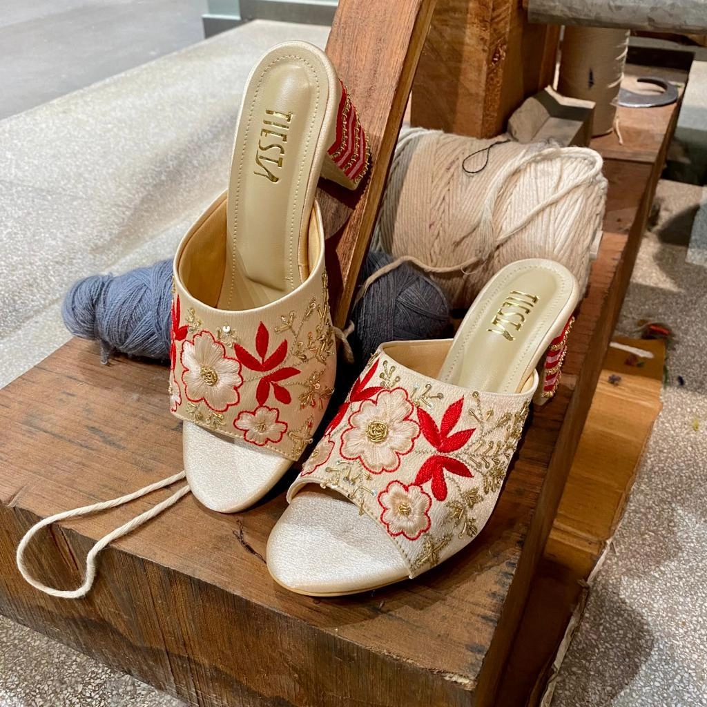 Elegant High Heels Adina (Gold, Magenta hand embroidered blocks heels)