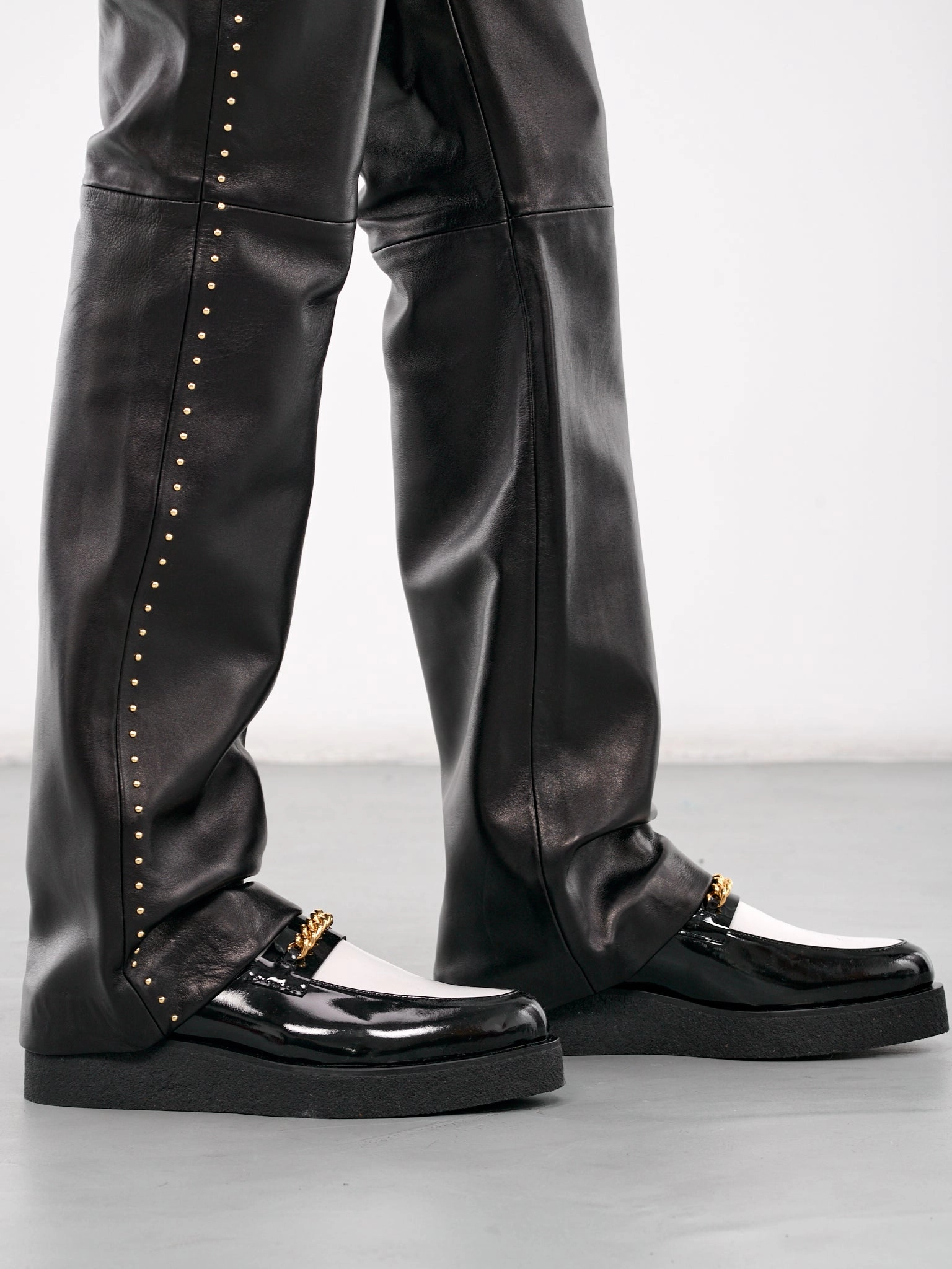 Traveler Penny Loafers Chain Creeper Loafers (FT19C-LE94-BLACK-WHITE-PATENT)