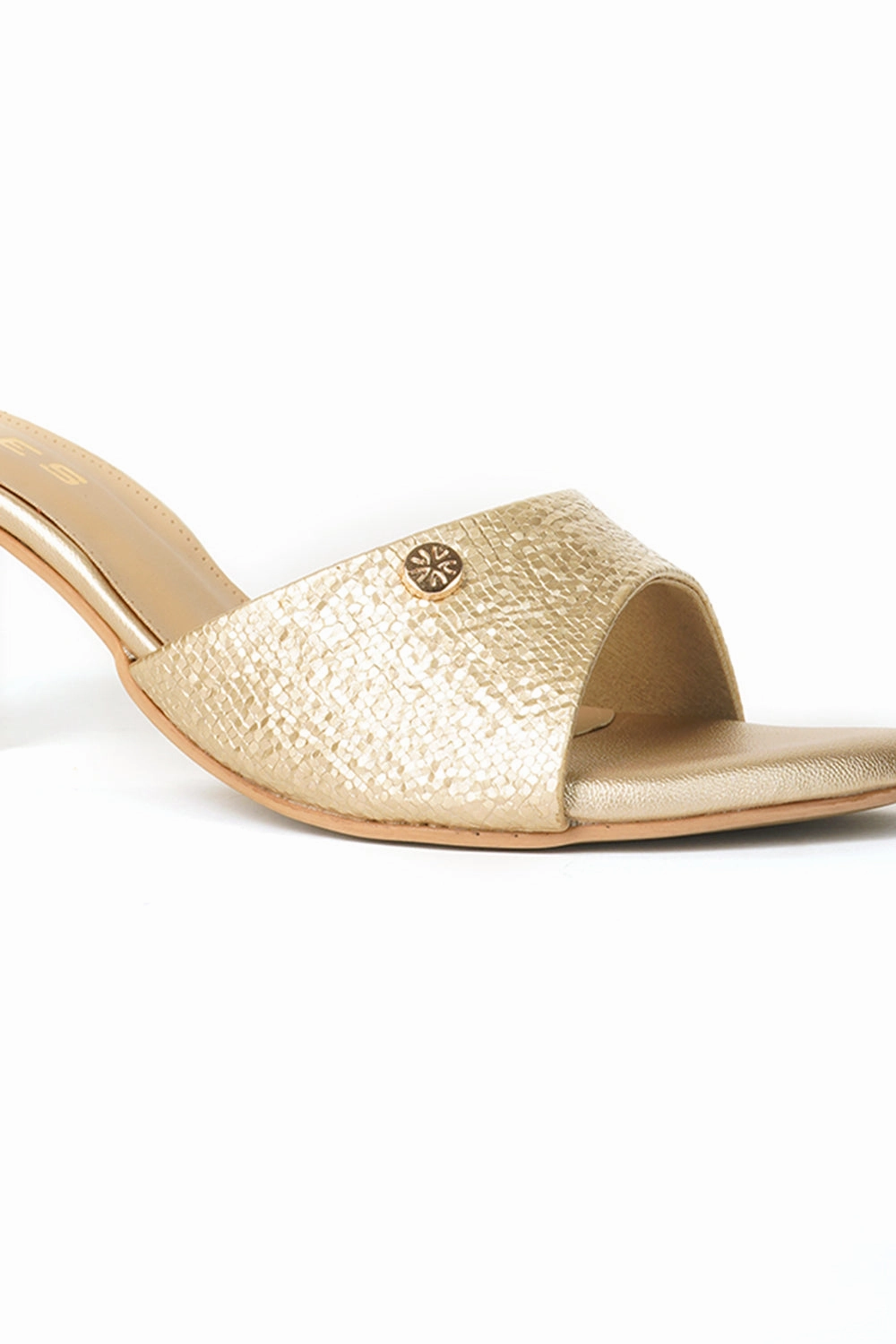 SOLES Ethnic Slip On Block Heels Leather Knee Boots No Heel