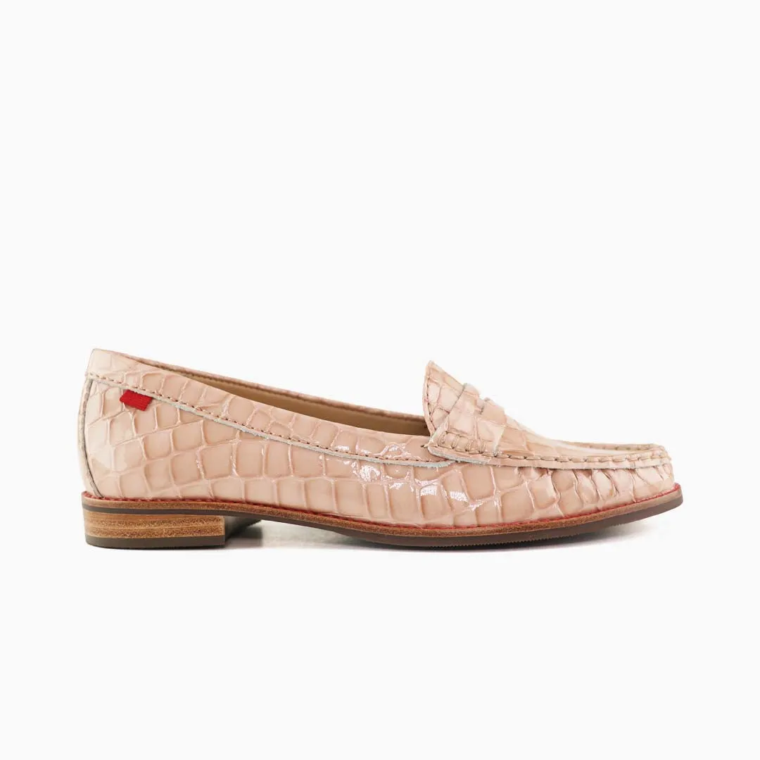 Betsey Johnson Aron Loafers East Village, Women