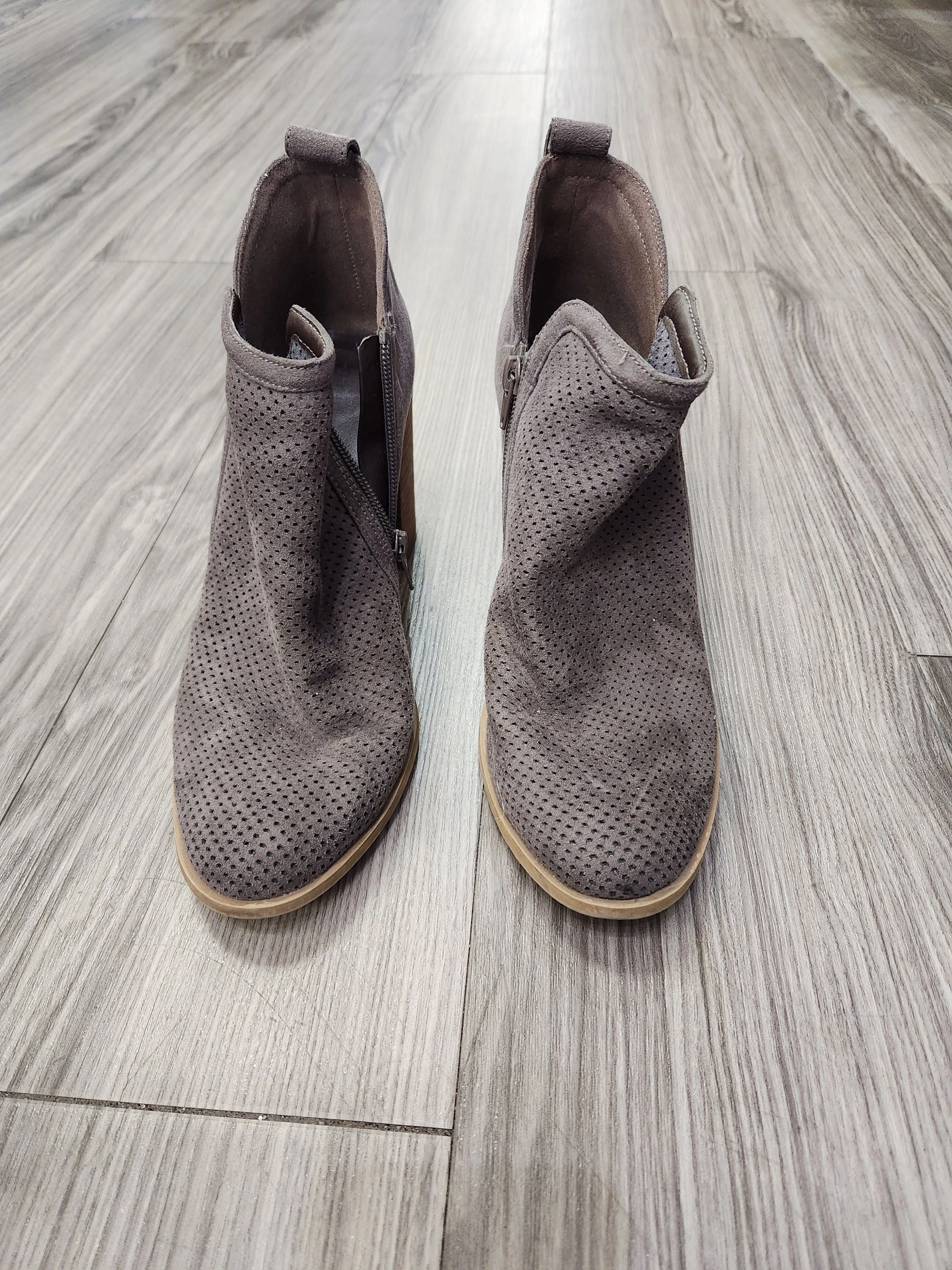 Beartrap Boots Boots Ankle Heels By Madden Girl In Brown & Tan, Size: 9.5