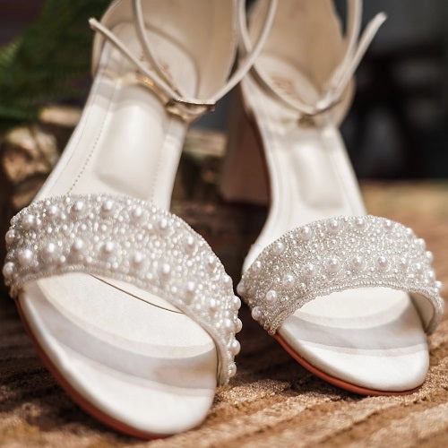 High Heels Elegant Pearly Bride (white floes)