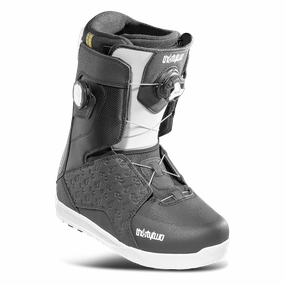 Dog Wearing Snow Boots Men's Lashed Double BOA X Volcom Snowboard Boots