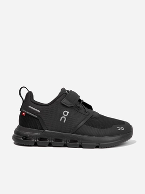 7c Sneakers On Running Kids Cloud Play Trainers in Black