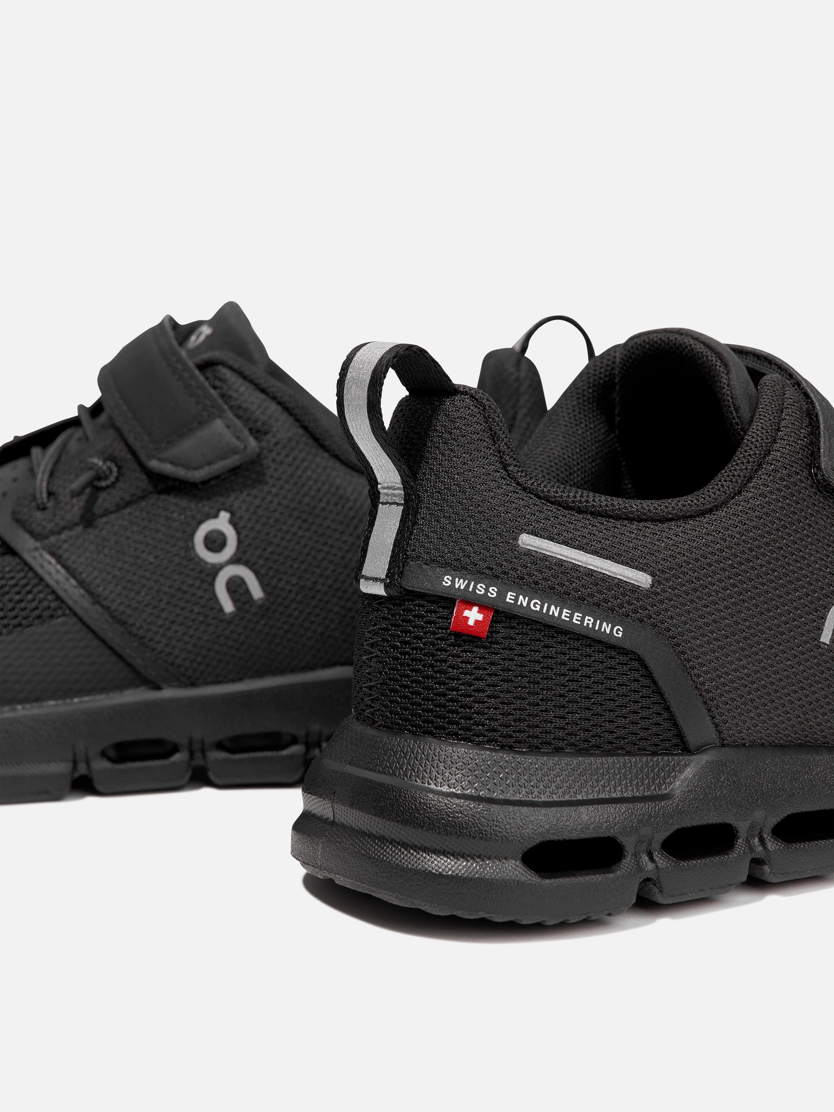 On Running Kids Cloud Play Trainers in Black Elite Active Sneakers