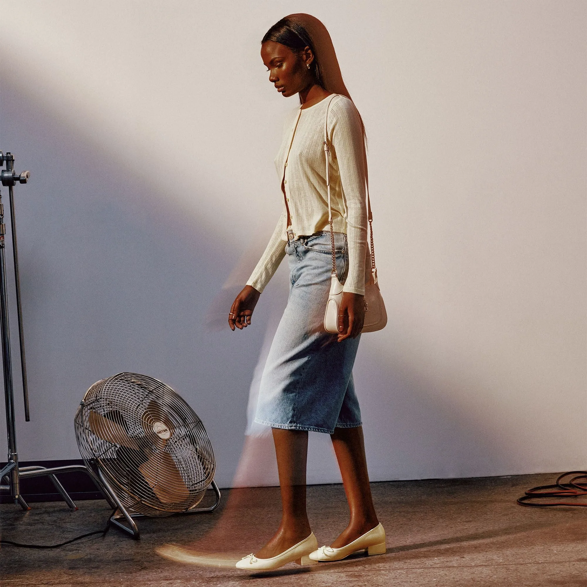 Sexy Teens In High Heels Poiise