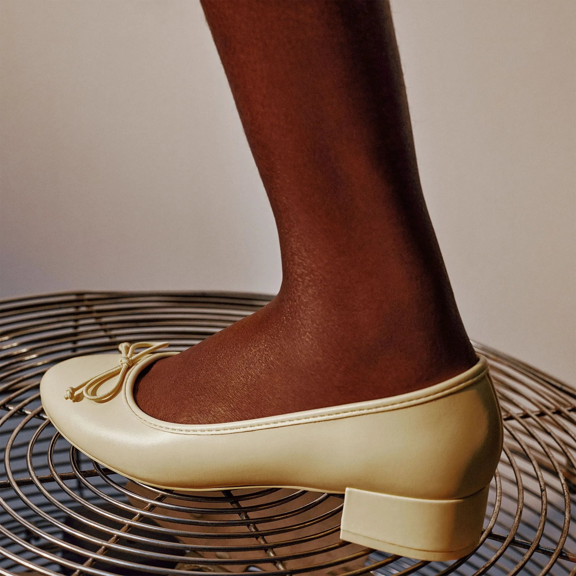 High Boots Low Heel Poiise