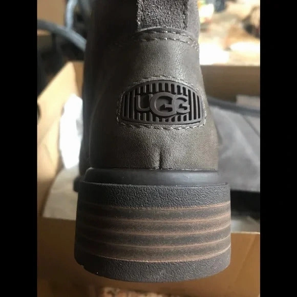 Stormbuck Oxford Shoes UGG WOMEN'S HARRISON ZIP BOOT