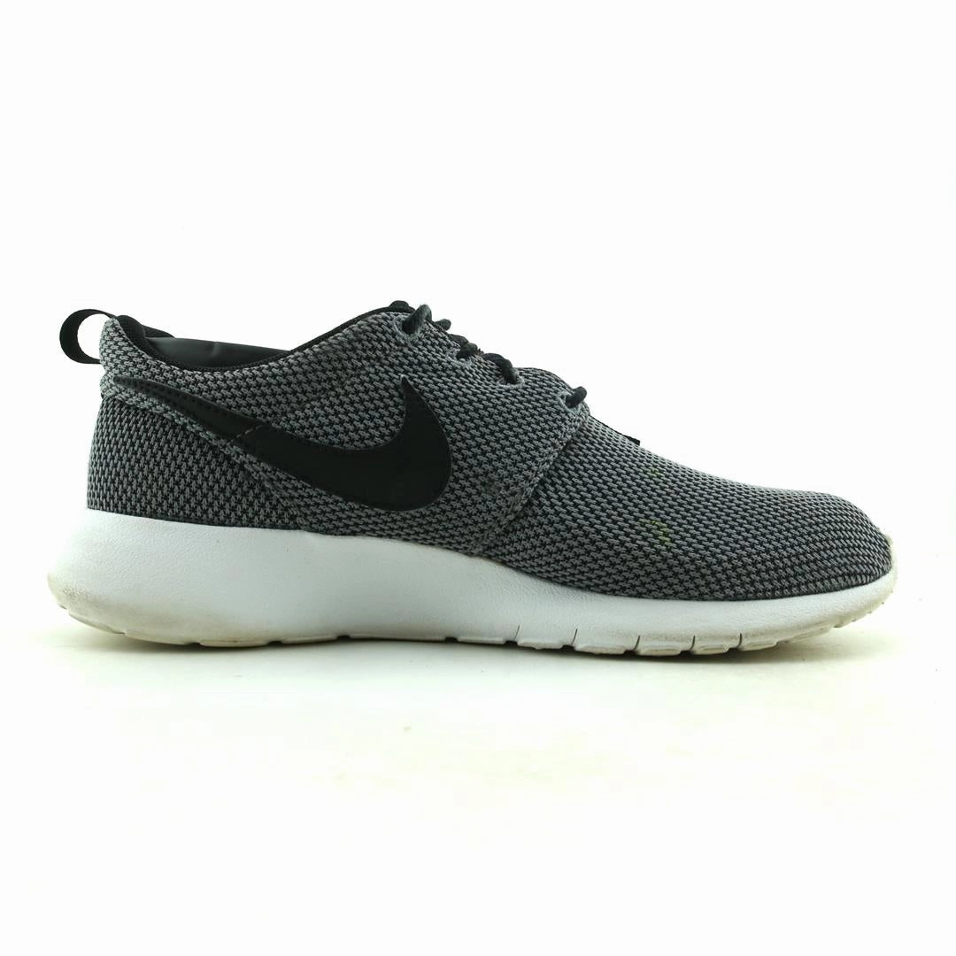 Pearls Shoes Nike NIKE ROSHE ONE