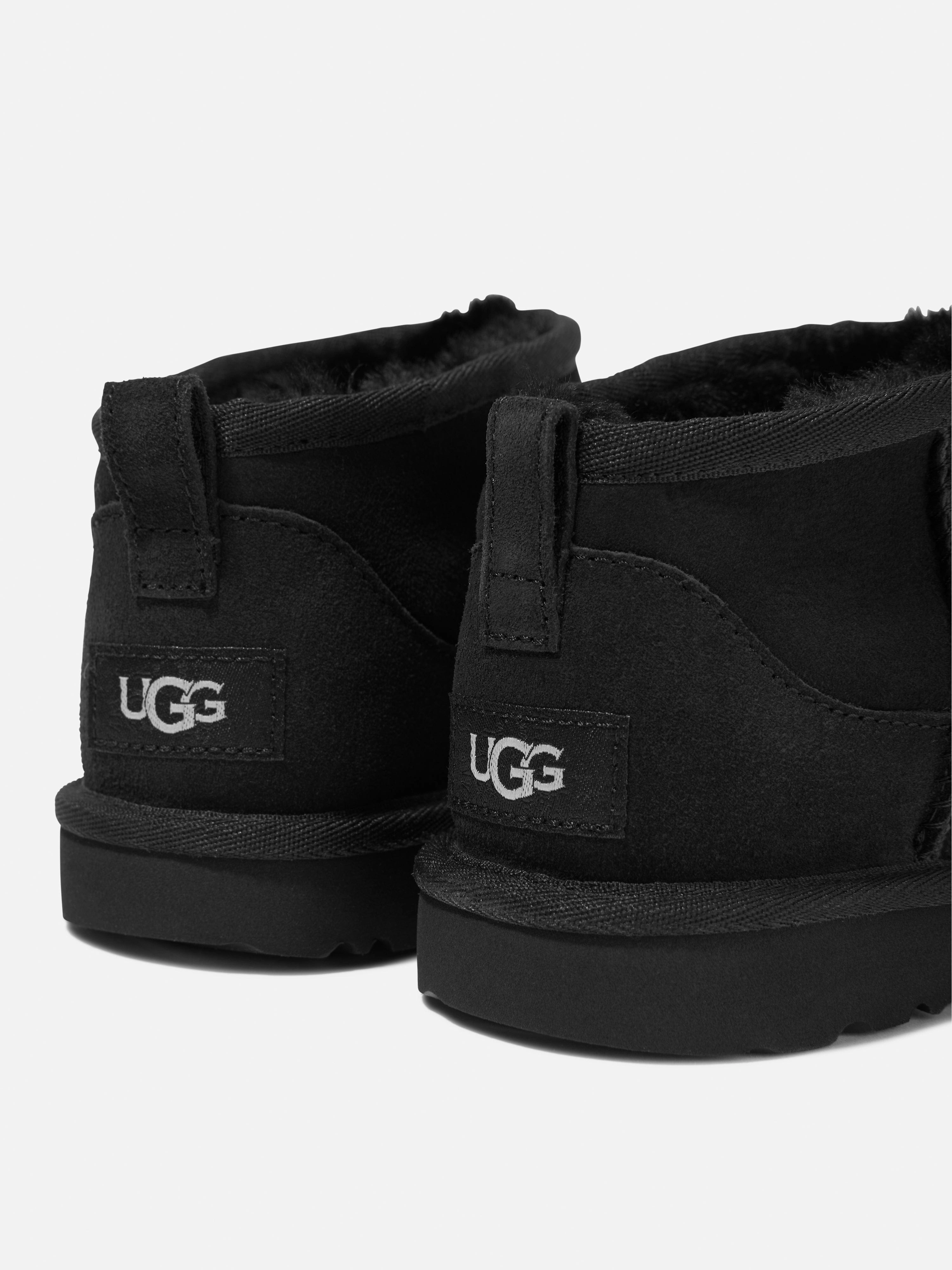 Boys Muck Boots UGG Kids Classic Ultra Mini Boots in Black