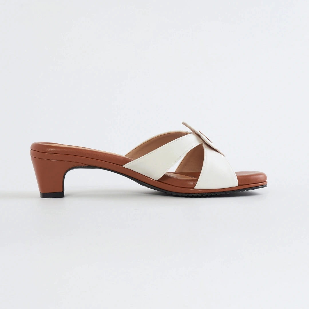High Heels Almodovar Harmony Heels in Hana White